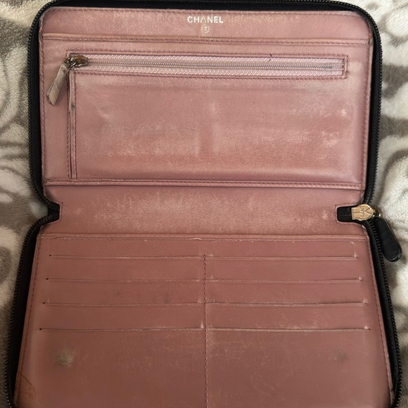 Authentic Chanel black floral design leather Clutch 8.5x5.5 - Picture 5 of 10